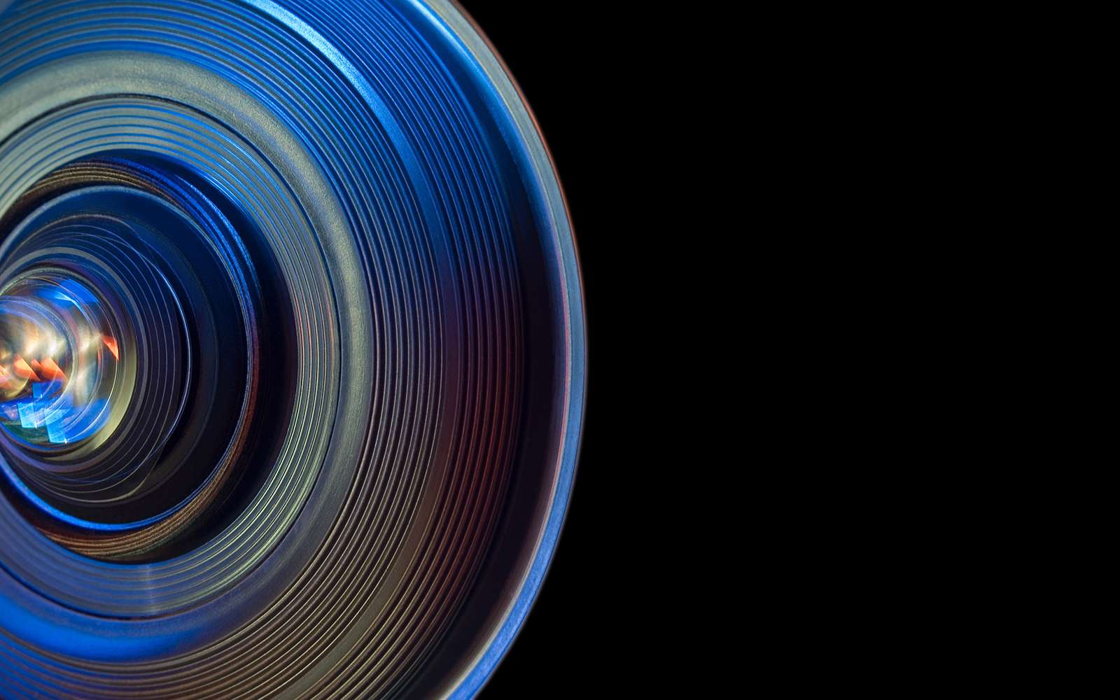 Camera-Lens-Left-BG-1600×1000